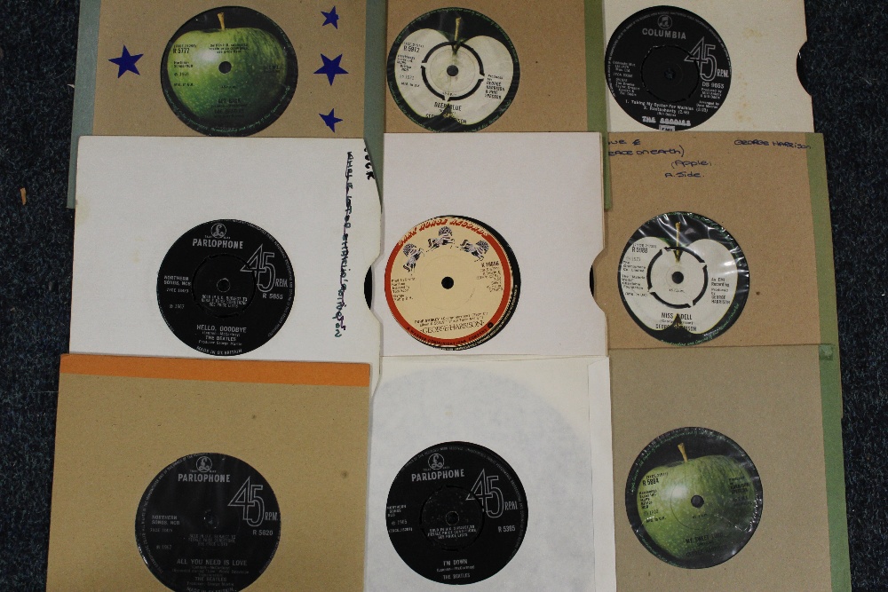 A QUANTITY OF THE BEATLES RELATED 45 RPM 7" SINGLE RECORDS, various labels - predominantly Apple re - Image 5 of 8