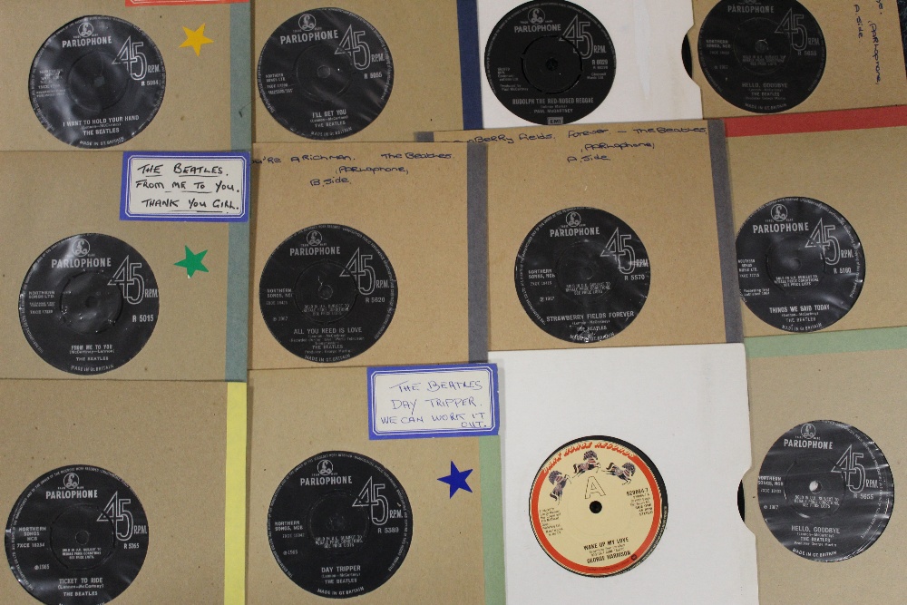 A QUANTITY OF THE BEATLES RELATED 45 RPM 7" SINGLE RECORDS, various labels - predominantly Apple re - Image 2 of 8