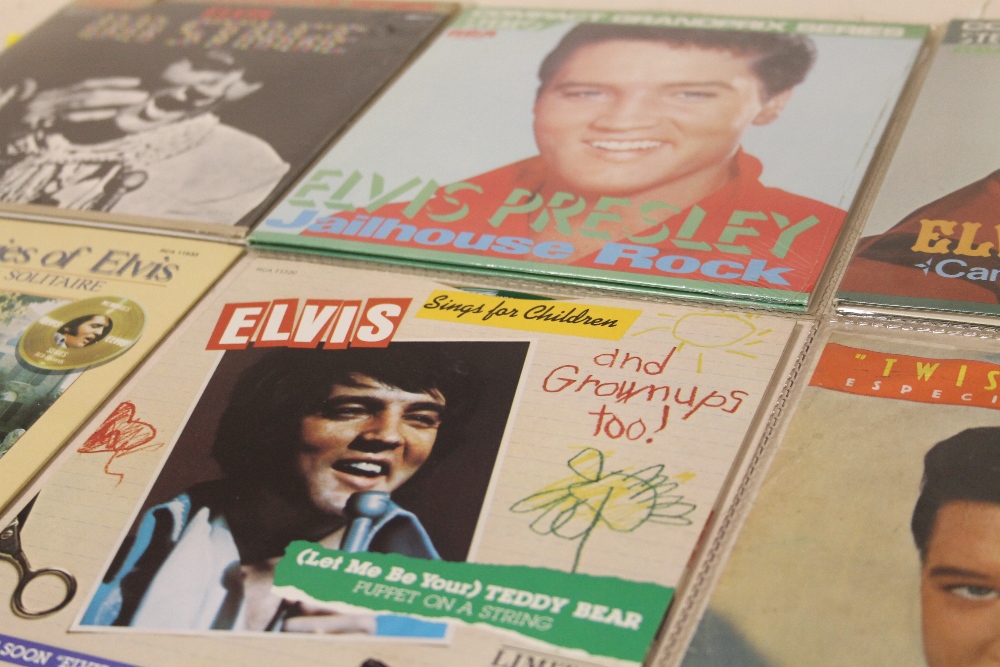 A COLLECTION OF ELVIS PRESLEY RELATED 45 RPM 7" SINGLES AND EPS ETC., to include a Spanish compact