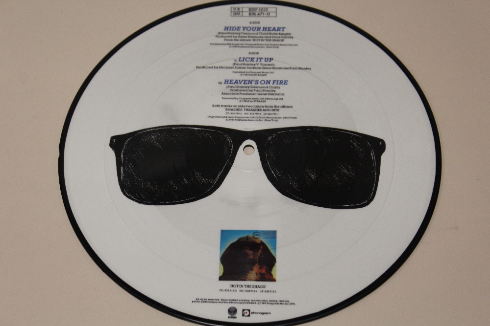KISS - HIDE YOUR HEART, special 10" picture disc limited edition single - Image 4 of 5