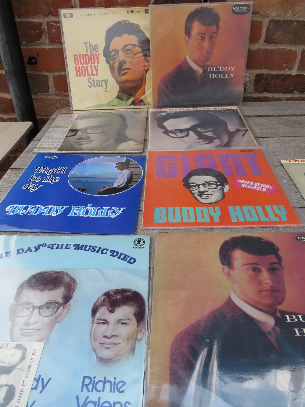 A COLLECTION OF BUDDY HOLLY LP RECORDS, comprising various Coral pressings to include Buddy Holly L - Image 6 of 13