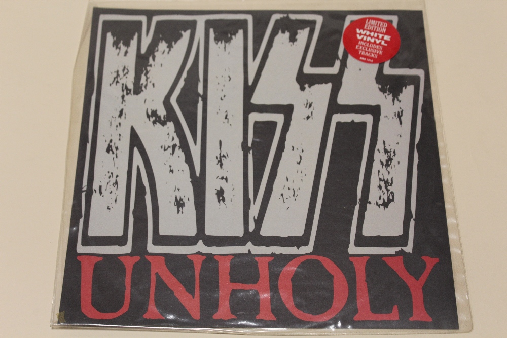 KISS - UNHOLY, limited edition white vinyl (KISS1212) - Image 4 of 5