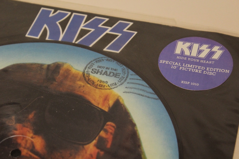 KISS - HIDE YOUR HEART, special 10" picture disc limited edition single
