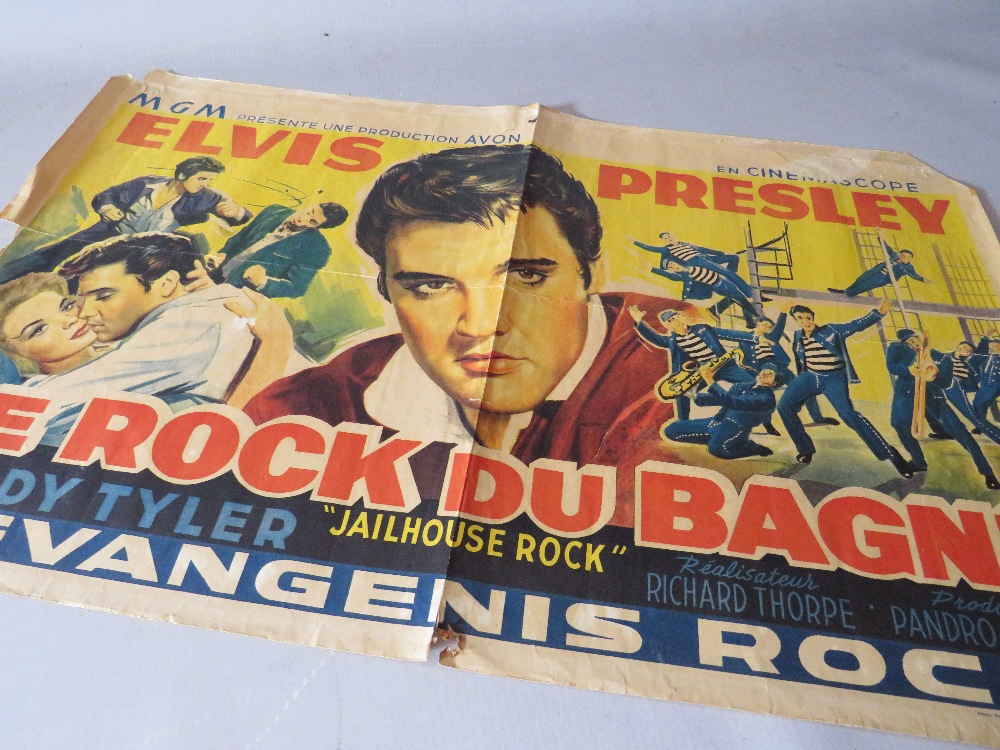 A VINTAGE MGM ELVIS PRESLEY FILM POSTER 'LE ROCK DU BAGNE' - JAILHOUSE ROCK, approx 35.5 x 55.5 cm,