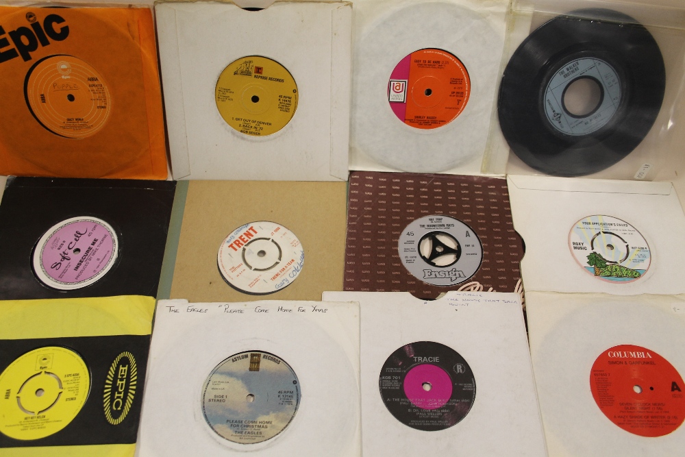 A QUANTITY OF MOSTLY 1980'S ERA 45 RPM 7" SINGLE RECORDS, to include The B-52's, Tubeway Army, Snif - Image 15 of 18