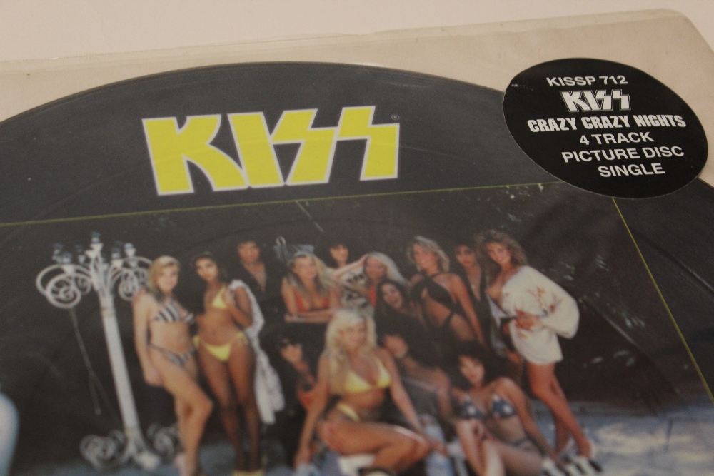 KISS - CRAZY CRAZY NIGHTS, four track picture disc single (KISSP712)