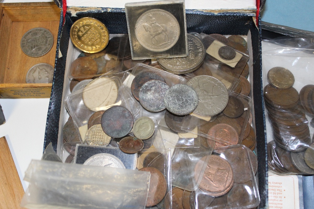 A COLLECTION OF ASSORTED WORLD COINAGE TO INCLUDE A VINTAGE BRITISH COIN ALBUM - Image 2 of 4