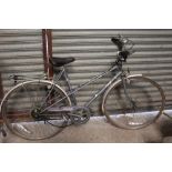 LADIES VINTAGE RALEIGH (BROKEN CHAIN) 28" WHEEL - NO GEARS