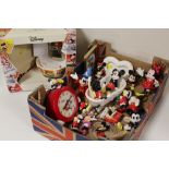 A QUANTITY OF DISNEY MICKEY MOUSE FIGURES AND COLLECTABLES TO INCLUDE A BOXED PLATE, MUG AND BOWL