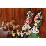 A COLLECTION OF ASSORTED FIGURES TO INCLUDE THREE PIGEON FIGURES, BESWICK HORSES ETC