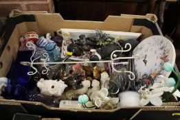 A TRAY OF CERAMICS AND GLASS TO INCLUDE CAITHNESS