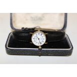 A LADIES 9 CARAT GOLD SOVEREIGN WRIST WATCH