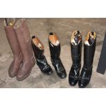 TWO PAIRS OF LEATHER REGENT RIDING BOOTS SIZES - 5 AND 6 1/5 TOGETHER WITH A PAIR OF FUR LINED