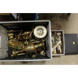 A BOX OF METALWARE TO INCLUDE CUTLERY, BRASSWARE ETC