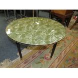 A RETRO CIRCULAR MARBLE EFFECT OCCASIONAL TABLE DIA 71 CM