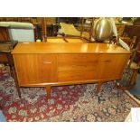 A RETRO TEAK SMALL SIDEBOARD H-75 W-152 CM