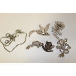 A COLLECTION OF VINTAGE MARCASITE BROOCHES ETC TO INCLUDE FROG SHAPED EXAMPLES