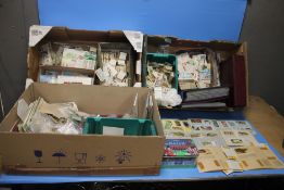 A LARGE COLLECTION OF CIGARETTE, TRADE AND TEACARDS together with a small quantity of postcards,