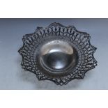 A HALLMARKED SILVER PIERCED DISH BY WALKER & HALL - SHEFFIELD 1927, approx weight 290g, W 24.5 cm