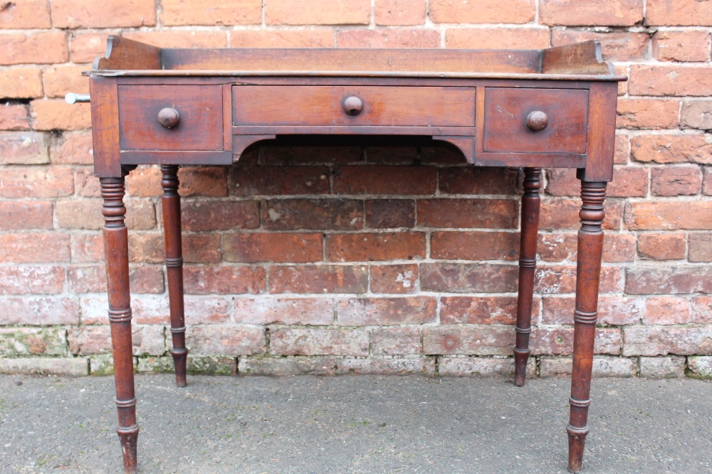 A 19TH CENTURY MAHOGANY TRAY TOP WASHSTAND, having three frieze drawers, raised on turned - Image 3 of 7