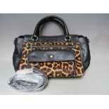 A KAREN MILLEN BLACK LEATHER AND LEOPARD PRINT HANDBAG, with detachable shoulder strap, approx W