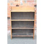 A VINTAGE OAK FOUR TIER BOOKSHELF, W 76.5 cm, D 19.5 cm, H 107.5 cm