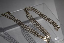 A HALLMARKED ITALIAN GOLD FLAT LINK CHAIN, additional 375 marks to clasp, approx length 60 cm,