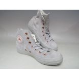 A PAIR OF CONVERSE ALL STARS PALE GREY SUEDE HIGH TOP BOOTS, UK size 4
