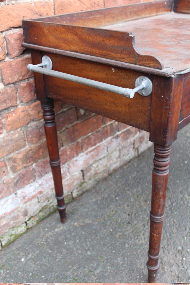 A 19TH CENTURY MAHOGANY TRAY TOP WASHSTAND, having three frieze drawers, raised on turned - Image 5 of 7