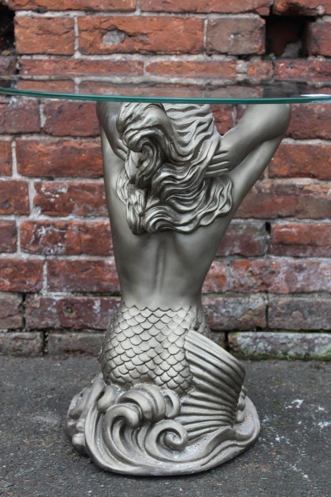 A MODERN GLASS TOPPED MERMAID OCCASIONAL TABLE, Dia. 61 cm - Image 4 of 4