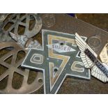 A COLLECTION OF VINTAGE CAR BADGES ETC, to include Lagonda Club, Aston Martin, Bristol Coachwork,