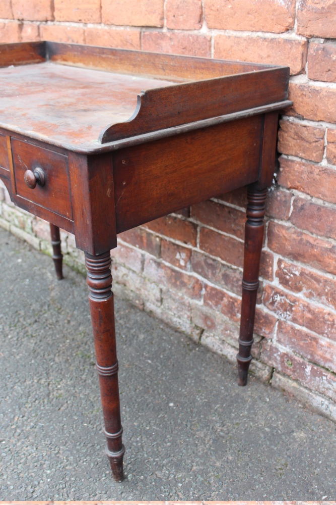 A 19TH CENTURY MAHOGANY TRAY TOP WASHSTAND, having three frieze drawers, raised on turned - Image 4 of 7