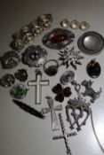 A COLLECTION OF VINTAGE WHITE METAL AND SILVER COSTUME JEWELLERY, to include a Rune Carlsson