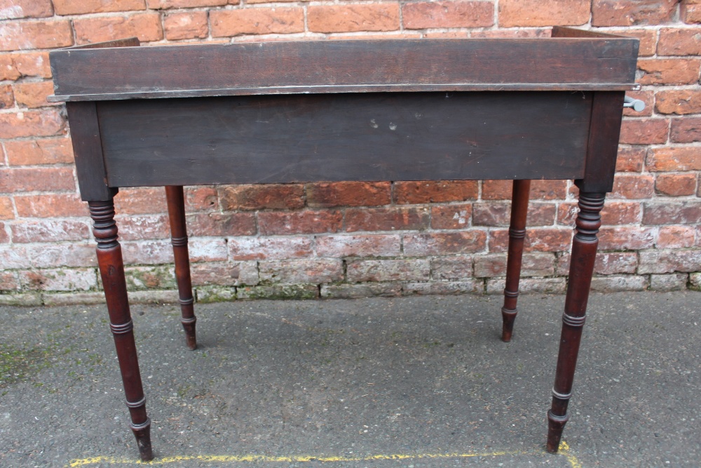 A 19TH CENTURY MAHOGANY TRAY TOP WASHSTAND, having three frieze drawers, raised on turned - Image 2 of 7