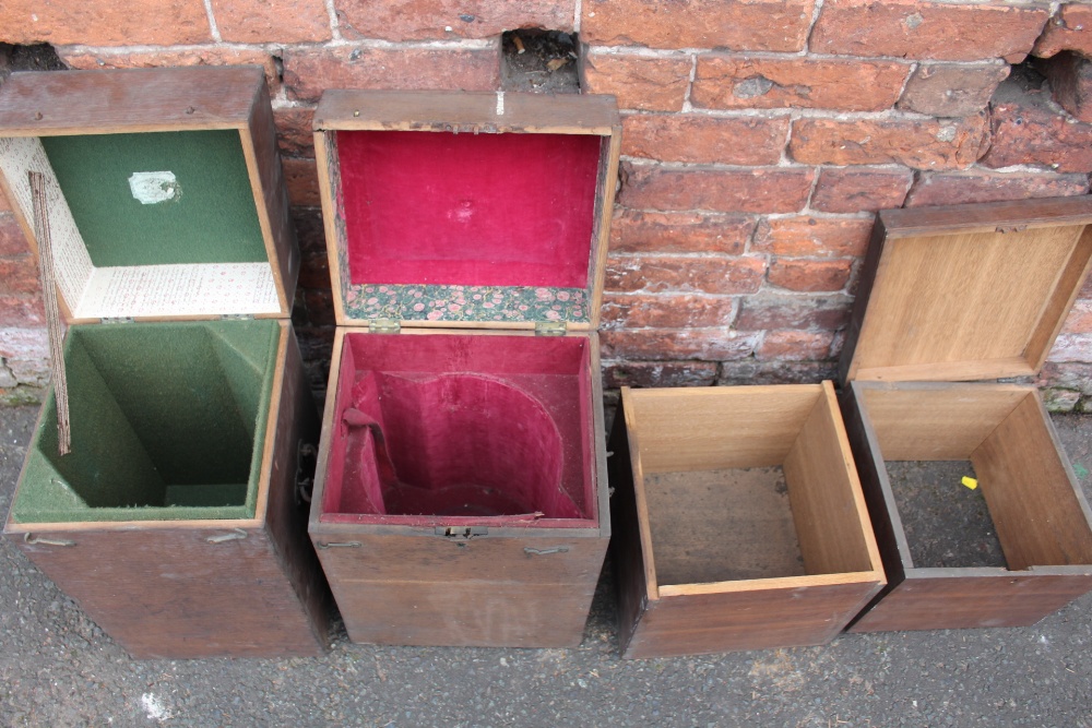 A COLLECTION OF NINE ASSORTED VINTAGE HARDWOOD SILVER BOXES, assorted sizes and shapes (9) - Image 8 of 9