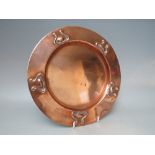 A BELDRAY OVAL COPPER TRAY WITH ART NOUVEAU DESIGNS TO EDGE, stamped verso, Dia. 26.5 cm