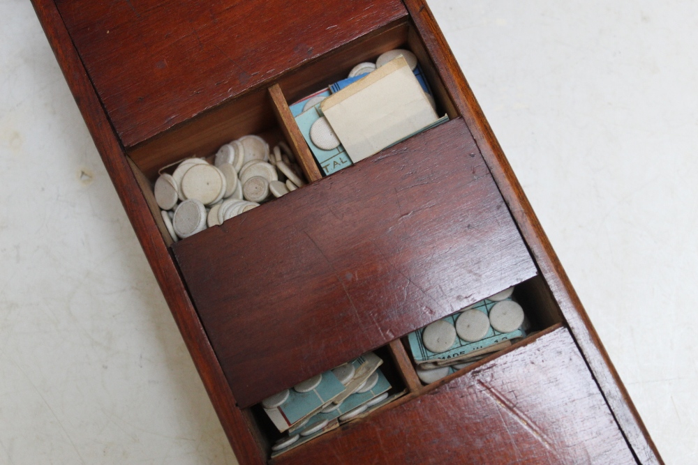 A MAHOGANY SLIDING FOUR SECTION 'PURE LINEN BUTTONS' SEWING BOX, H 21.5 cm - Image 3 of 4