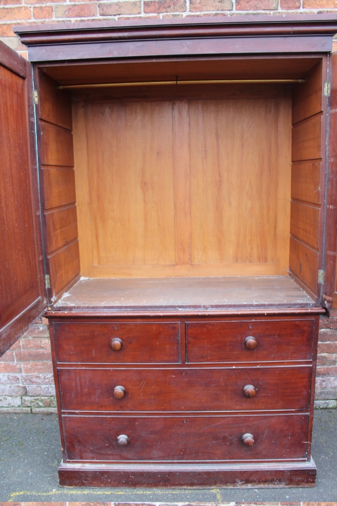 A GEORGIAN MAHOGANY LINEN PRESS, the twin door upper section opening to a space for shelves (No - Image 4 of 7
