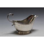 A HALLMARKED SILVER SAUCE BOAT BY AIDE BROS - BIRMINGHAM 1925, approx weight 100g, W 14.5 cm