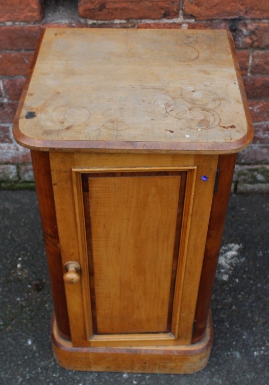 A LATE NINETEENTH / EARLY TWENTIETH CENTURY SATINWOOD CHEST, of two short above three longer - Image 7 of 11