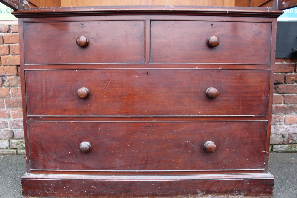 A GEORGIAN MAHOGANY LINEN PRESS, the twin door upper section opening to a space for shelves (No - Image 6 of 7