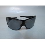 A PAIR OF LADIES BLACK OAKLEY 'RIDDLE' SUNGLASSES