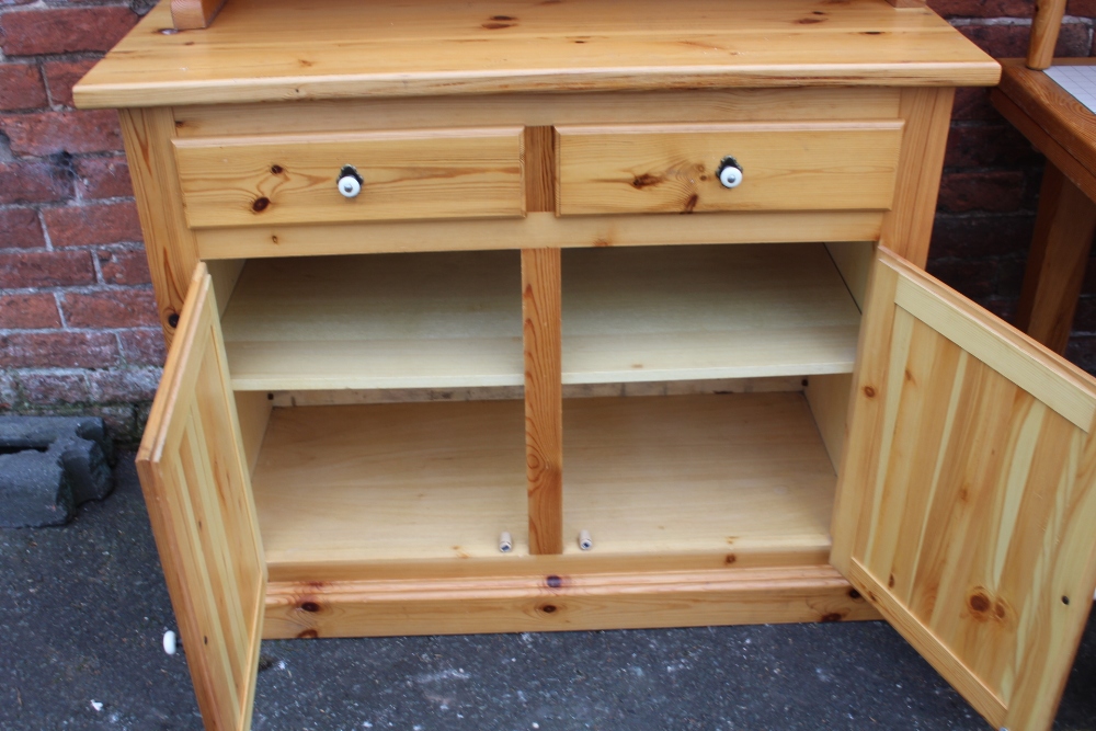 A MODERN PINE TILE TOP KITCHEN TABLE WITH FOUR CHAIRS, together with a pine glazed dresser - Image 5 of 8