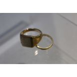 A GENTS GOLD SIGNET RING, stamped 14 k, together with a gold wedding band stamped 14 k, approx