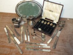A COLLECTION OF HALLMARKED SILVER AND FLATWARE, to include napkin rings, cased coffee bean spoons,