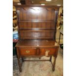 A SMALL OAK DRESSER H-171 W-107 CM