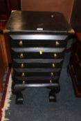 AN UNUSUAL MODERN FIVE DRAWER CHEST ON HEAVY CABRIOLE SUPPORTS H-93 W-48 CM