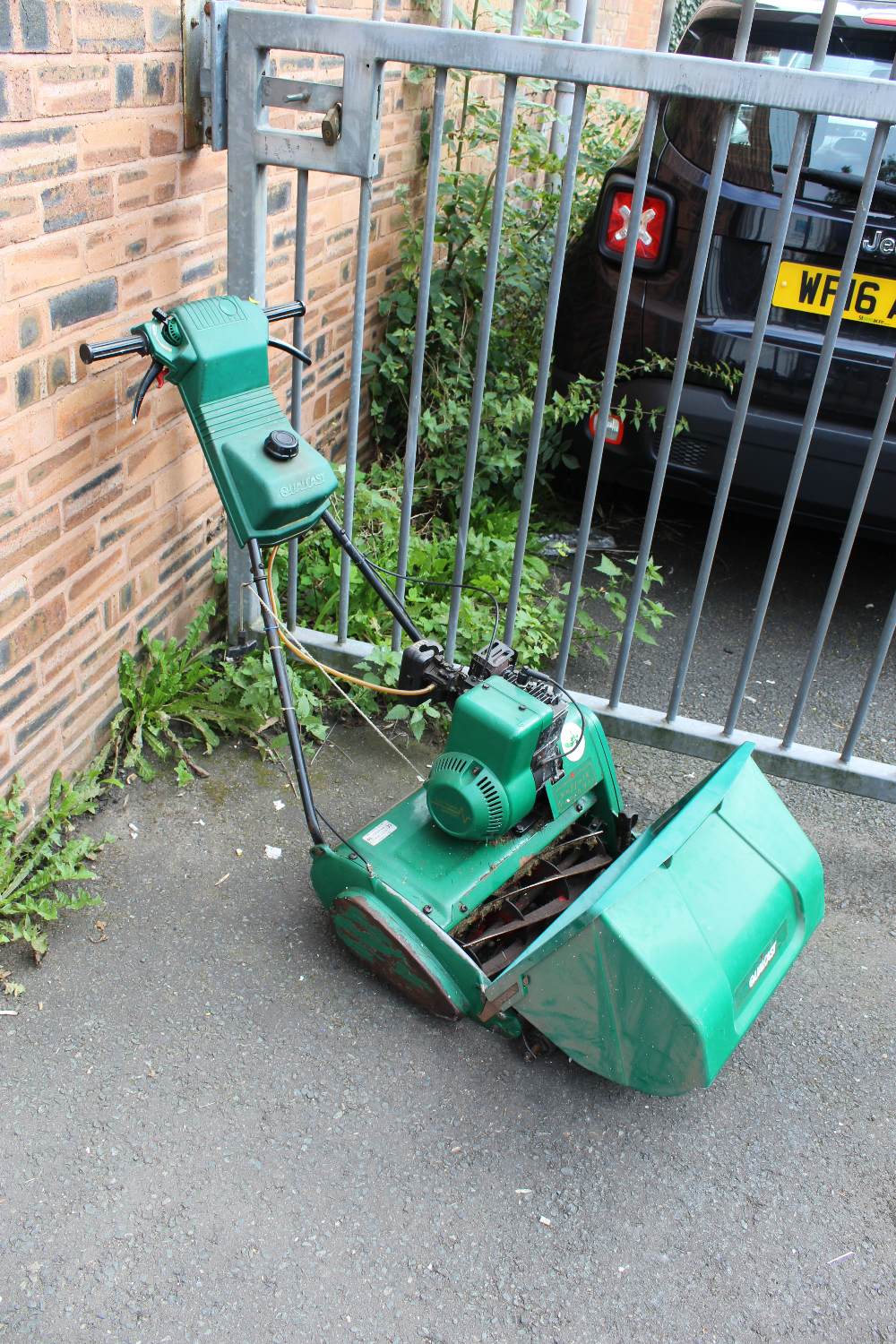 A QUALCAST SUFFOLK PUNCH 43S PETROL LAWNMOWER - Image 2 of 2