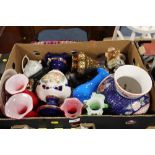 A TRAY OF ASSORTED CERAMICS AND GLASS TO INCLUDE VASES