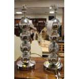 A PAIR OF MODERN CHROMED TABLE LAMPS H-43 CM (OVERALL)